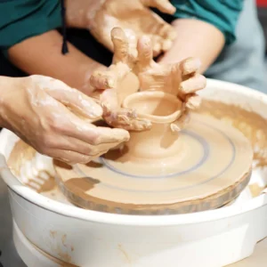 atelier créatif proche de chez moi – modelage céramique