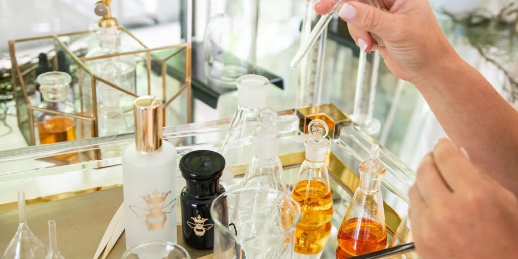 Atelier parfum : créer une fragrance unique qui vous ressemble